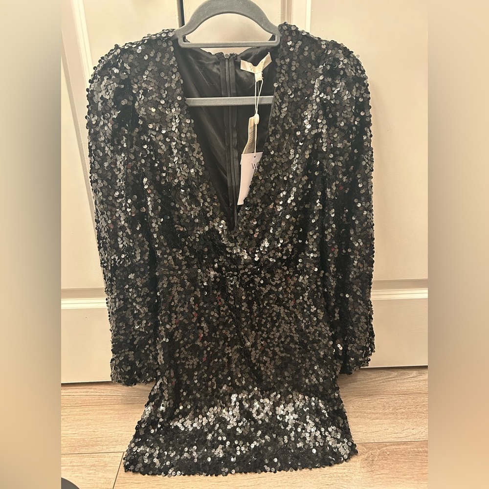 NWT: WAYF Nordstrom Black Sequin Long Sleeve Party Dress Small V Neck Lined
